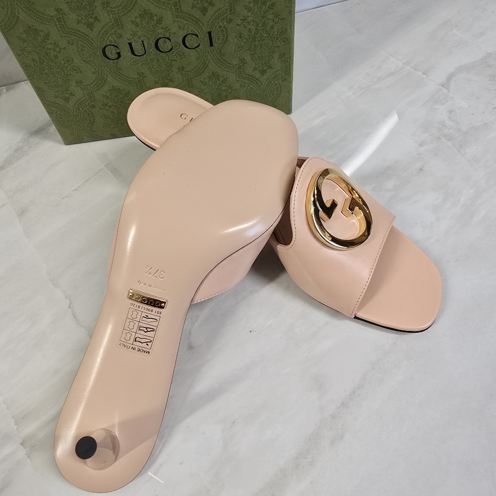 Gucci Blondie Blush Slide Sandals with Gold Logo - Picture 9 of 12